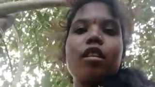 Gadis Adivasi Mesra Dengan Kekasih Di Hutan