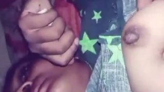 Jari Jantan Menggoda Memek India Yang Basah Dan Menggairahkan