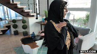 Kylie Kingston, Gadis Alim Yang Pura-pura Suci, Ternyata Diam-diam Ngidam Sesuatu Yang Bikin Malu—dosa Paling Basah Yang Selama Ini Dia Sembunyiin Di Balik Doa-doa Palsunya.