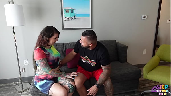 Neveah Rose Menggila Dengan Kakak Tiri Yang Ganas