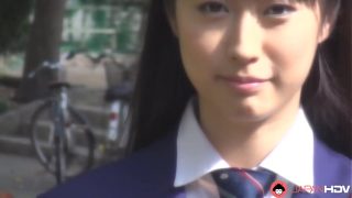 Tomomi Motozawa Pake Seragam Sekolah Ngewein Temen Sekelas