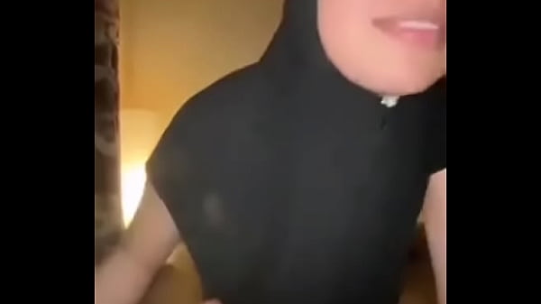 Ngesek Memek Sempit Digeber Kontol Gede Cewek Berjilbab