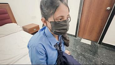 Gadis Sma Desi Dan Temannya Beraksi Panas Di Oyo Dengan Suara Erotis Hindi Yang Bikin Greget