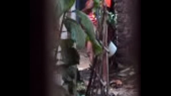 Desi Cewek Berdiri Kencing, Crot, Crot, Basah Kuyup, Hot Banget