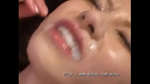 Crotokin Di Muka Cewek Itu, Bejir!!