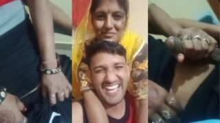 Bhabhi Tua Ngocok Kontol Adik Ipar Di Film Biru Rajasthani