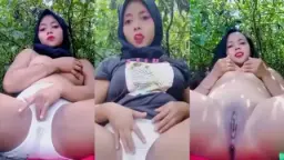 Jilbab Basah Kuyup, Jari Mainan Di Hutan, Live Panas Bikin Malu.