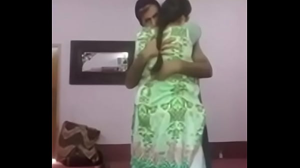 Pasangan Desi Lagi Ngegas Di Ranjang, Siap Saling Hajar Hingga Basah Kuyup.