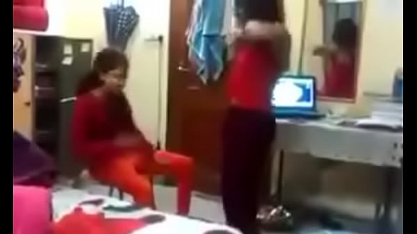 Lucah Di Hostel, Bahasa Hindi Bikin Basah!