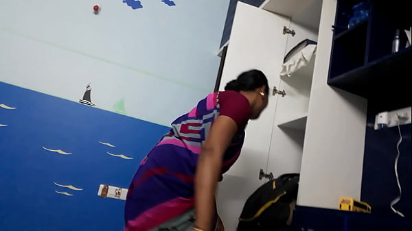 Desi Pembantu Baru, Siap Melayani Dengan Seksi Dan Nakal.