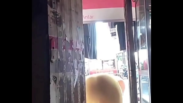 Bokep Indonesia, Udah Nggak Sabar Jemur Baju, Malah Digebukin Nafsu Sampai Crot.