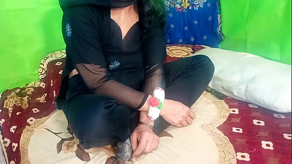 Bajunya Hitam, Baju Kurung Basah Keringet, Bhabhi Desi Melayu Digenjot Kasar Sama Adik Ipar Kontol Indo, Nungging Doggy Anal, Ngewe Bikin Mampus.