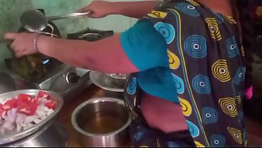 Ibu Rumah Tangga India Masak Seks Bareng Pacar, Bikin Dapur Makin Basah.