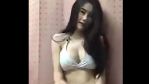 Tonton Live Stream Fb-nya, Cewek Asia Goyang Panas Bikin Makin Pengen