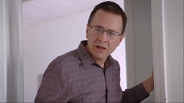 Ngentotin Ibu Tiri Seksi Di Hari Ulang Tahunnya