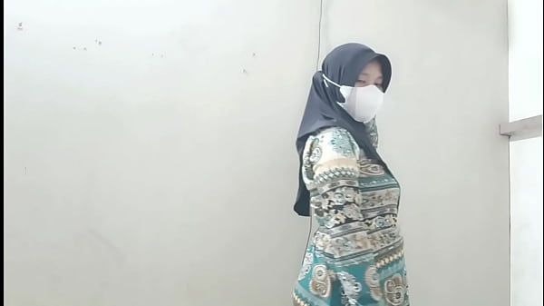 Ngentot Bininya Tetangga Pas Suaminya Berangkat Cari Duit