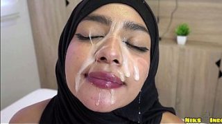 Ngentotin Abg Hijab Sampai Crott Berantakan
