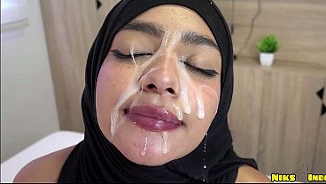 Ngentotin Abg Hijab Sampai Crott Berantakan