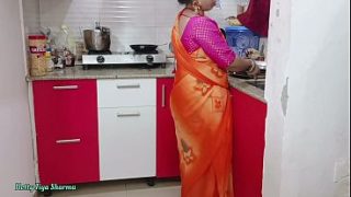 Ibu-ibu Desi India Ngewe Brutal Di Dapur, Kontol Gede Ngehajar Habis-habisan.