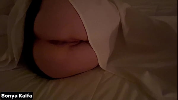 Ibu Tiri Arab Horny Digebukin Habis-habisan Semaleman Di Atas Ranjang.