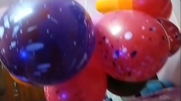 Wanita India Meletus Balon Di Antara Pahanya, Suara Kencang Bikin Makin Basah.