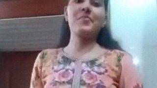 Montok Pramugari Pakistan Buka Baju Sendirian Di Kamar