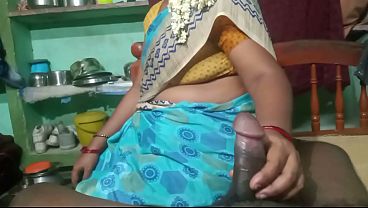 Desahan Malam Di Desa, Ibu Tiri Dan Anak Tiri Main Di Kamar.