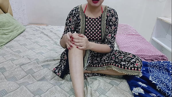 Saat Malam, Kakak Tiriku Sendirian Di Kamar, Aku Masuk Dan Memijat Tubuhku Sampai Ke Memekku Di Depan Matanya.