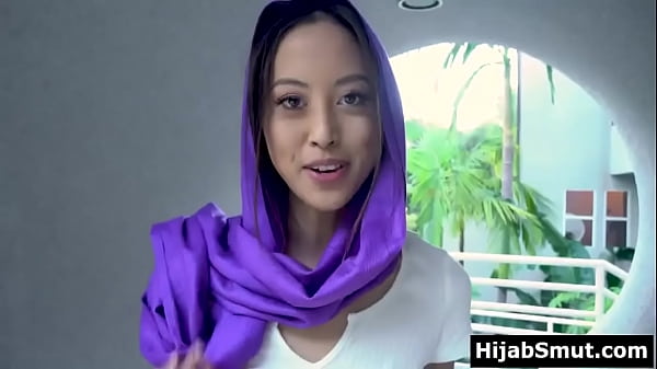 Gadis Muslimah Remaja Yang Lagi Horny, Nggak Bisa Berhenti Mikirin Ngewe