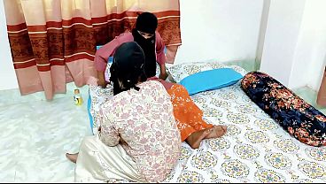 Desi Bhabhi Mainkan Dildo Di Dalam Lubang Basah