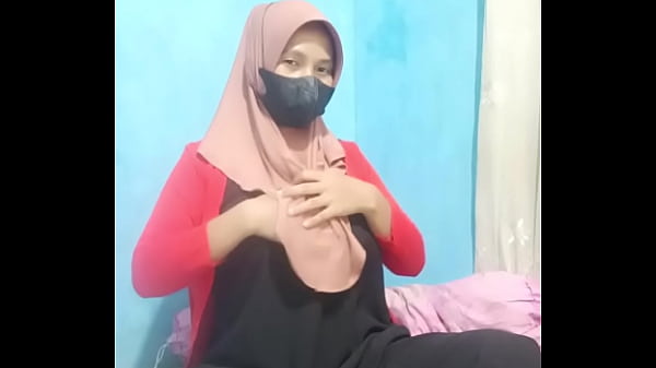 Gadis Hijab Ngentot Pakai Dildo Sampe Crot Keluar.