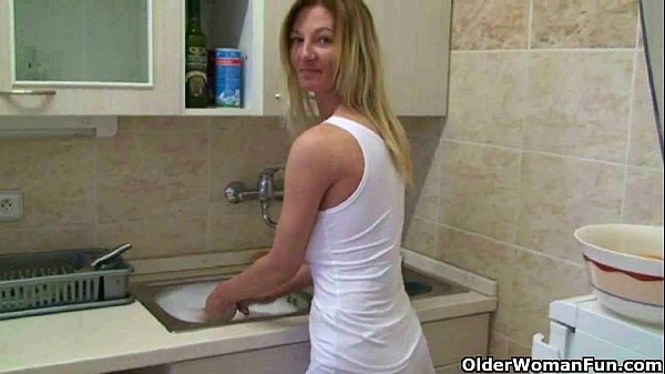 Video Coli Buatan Ibu Di Rumah