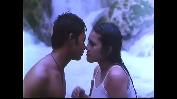 Tubuhnya Telanjang, Adegan Panas Dari Film-film Mainstream Pilihan.
