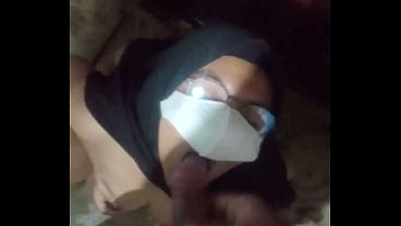 Cewek Indonesia Crot Di Kamar Mandi Sambil Ngegocap Air Kencing.
