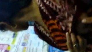 Cewek Pegawai Toko Pamer Tetek