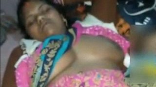 Tonton Video Desi Lokal Pakai Saree, Colmek Sambil Nahan Desah