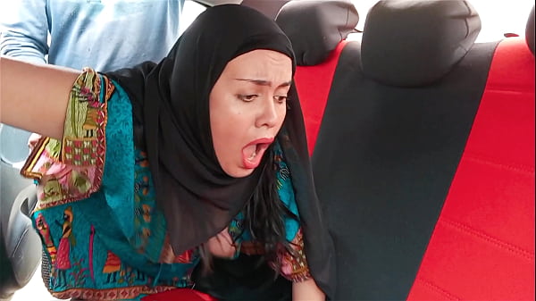 Ibu Tiri India Pakai Hijab Digenjot Di Mobil, Nafsu Bikin Makin Panas.