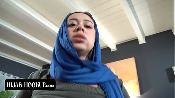 Ngentot Kakak Tiri Arab Biar Mulutnya Rapat Soal Rahasia Dari Ortu Tiri Galak