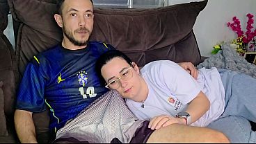 Irmã De Criação Gemendo Gostoso Enquanto O Irmão A Provoca Vendo O Jogo Do Brasil