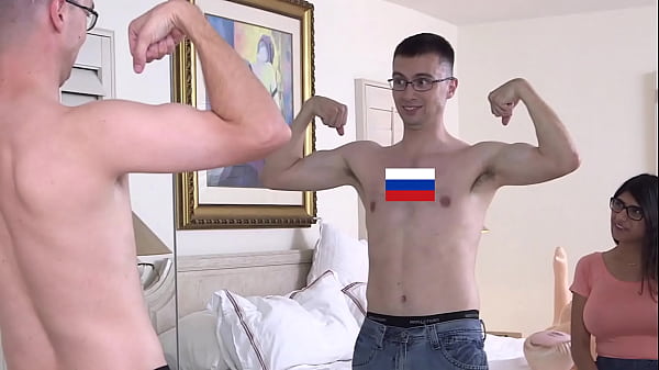 Mia Khalifa – Pelacur Arab Ngajarin Cewek Perawan Cara Ngewe Sama Sesama Cewek