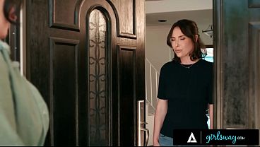 Girlsway – Montok Banget Mantan Prajurit Sarah Arabic Balik Lagi Sama Mantan Komandannya Casey Calvert, Mulus Dan Panas