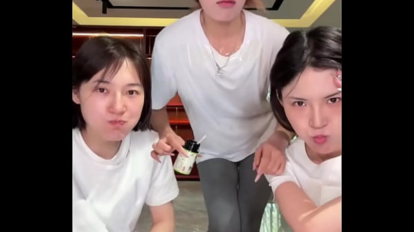 Pendek-pendek Di China, Bikin Ngilu Dan Pengen Digoda.